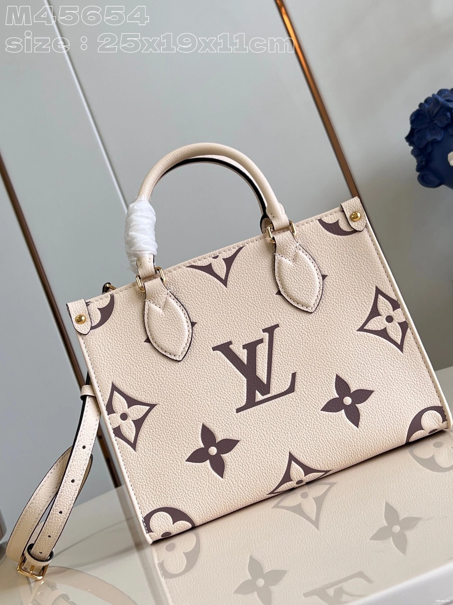 VUITTON ONTHEGO PM LOUIS 0216